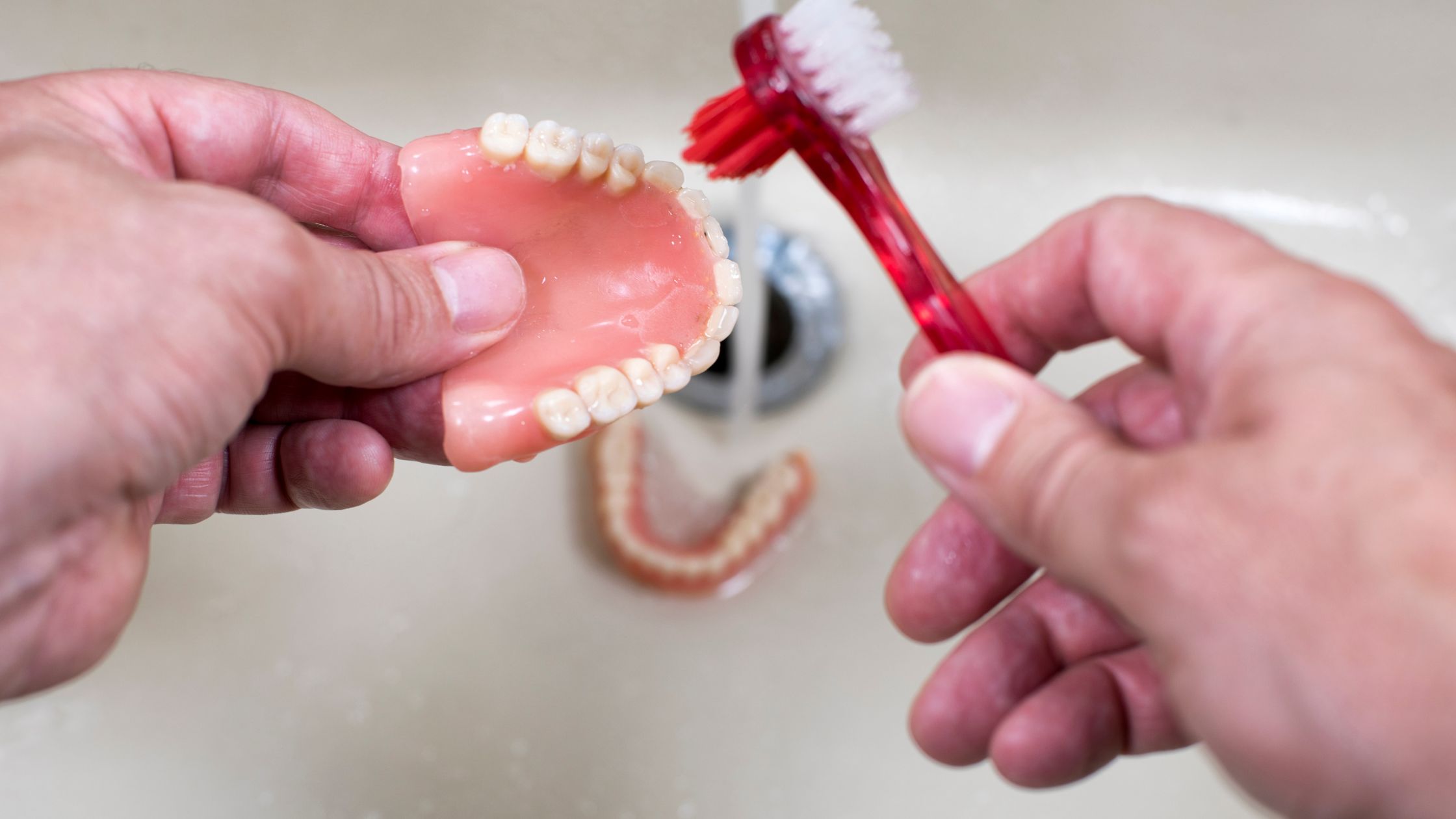 clean dentures